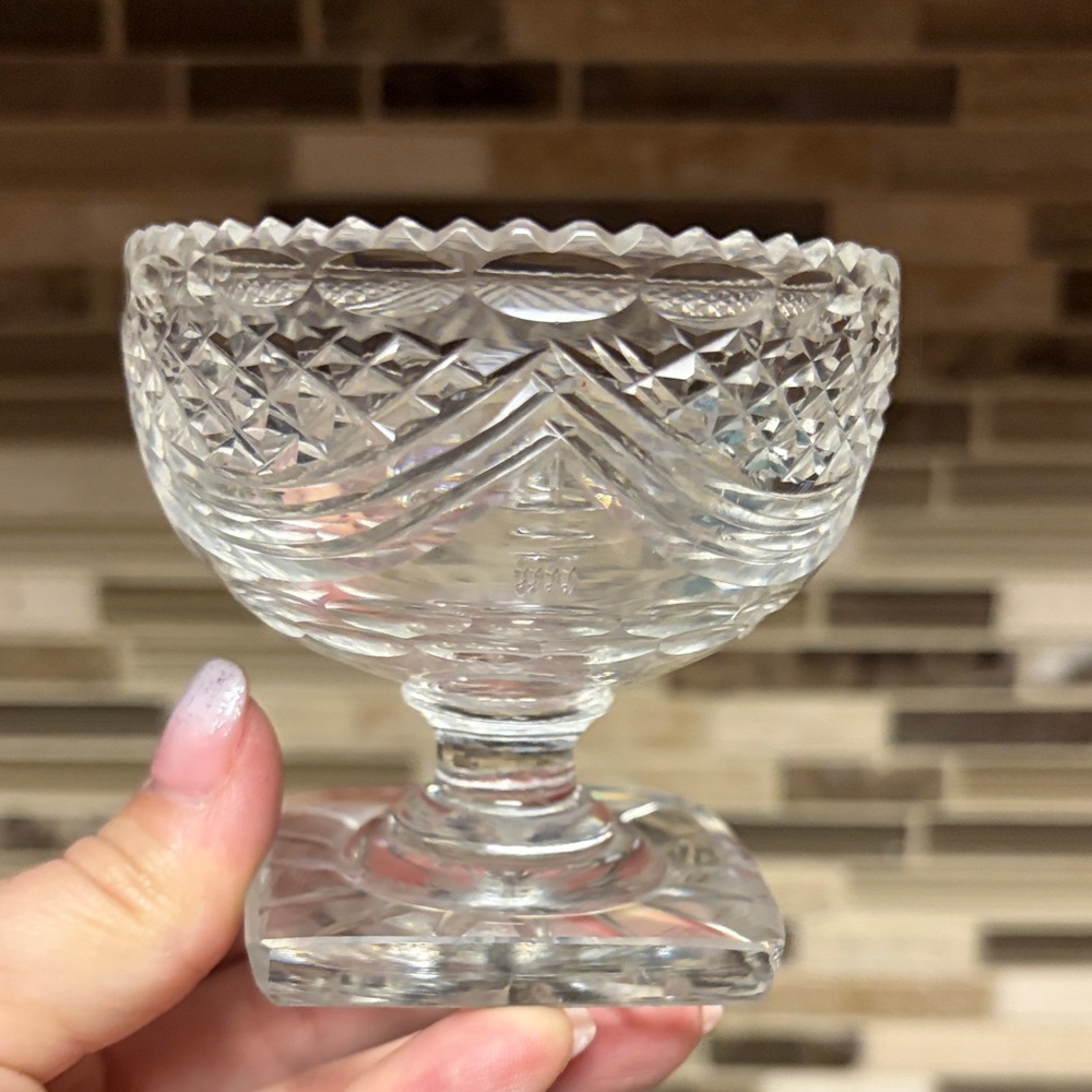 19th Century Diamond Cut Small Crystal Footed Compotes Anglo Irish (Set of 2) - Picture 2 of 8